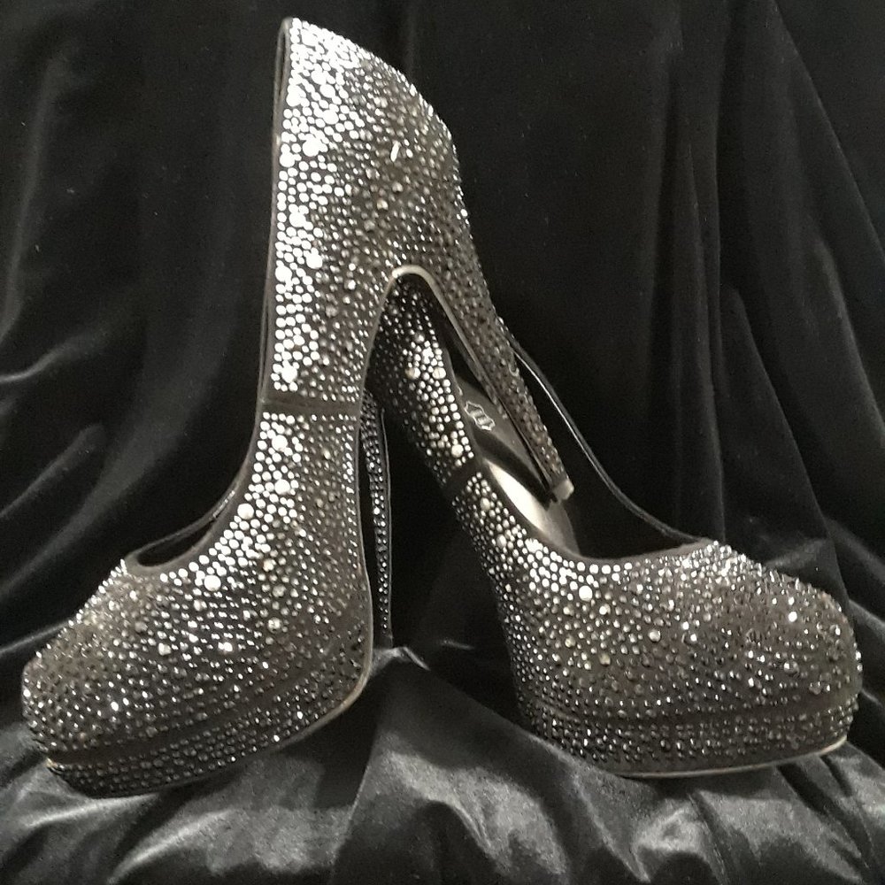 Must Have Stunning  black sequined heels by Aldo. Size 10